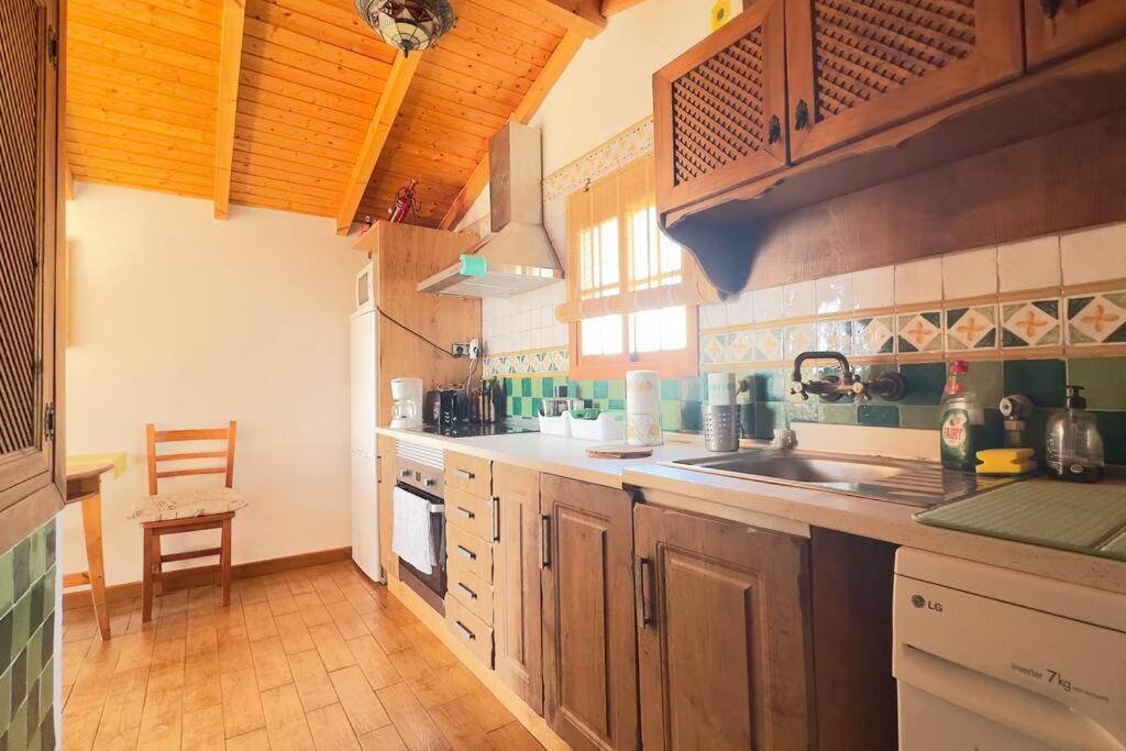 Casa Canillas - For Solo Travelers Or Small Groups Of 4 To 6 People Canillas de Aceituno Kültér fotó