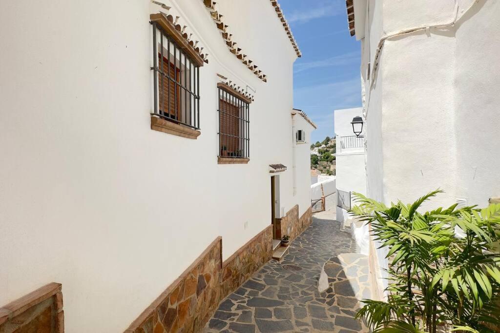 Casa Canillas - For Solo Travelers Or Small Groups Of 4 To 6 People Canillas de Aceituno Kültér fotó