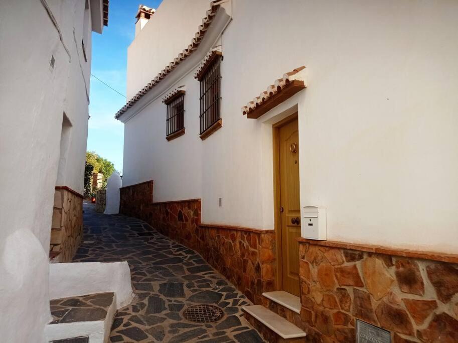 Casa Canillas - For Solo Travelers Or Small Groups Of 4 To 6 People Canillas de Aceituno Kültér fotó